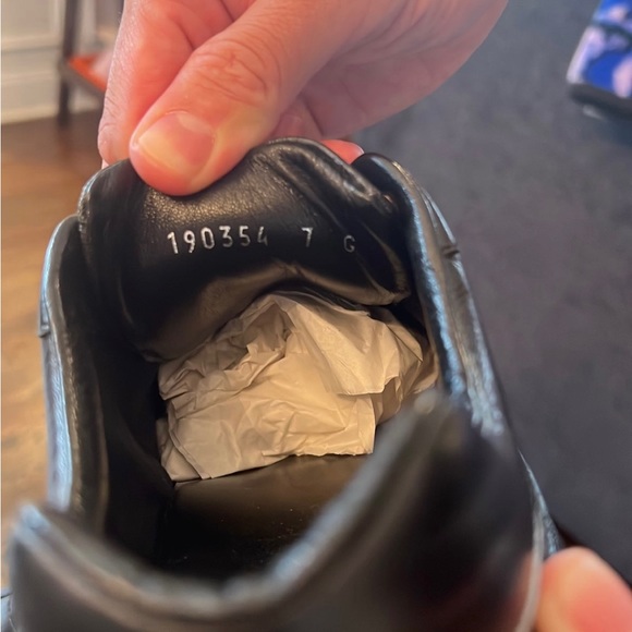 Men’s Gucci Sneakers - Picture 5 of 5